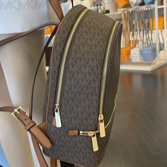 MICHAEL KORS Rhea Medium Zip Signature Logo Backpack
BROWN
NWT - Picture 15 of 16